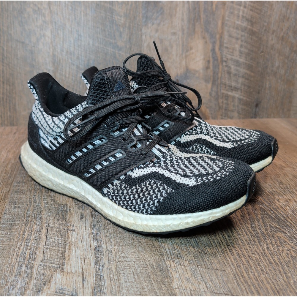 Adidas UltraBoost 5.0 DNA Womens Size 8 Black White Oreo Running Shoes Sneakers